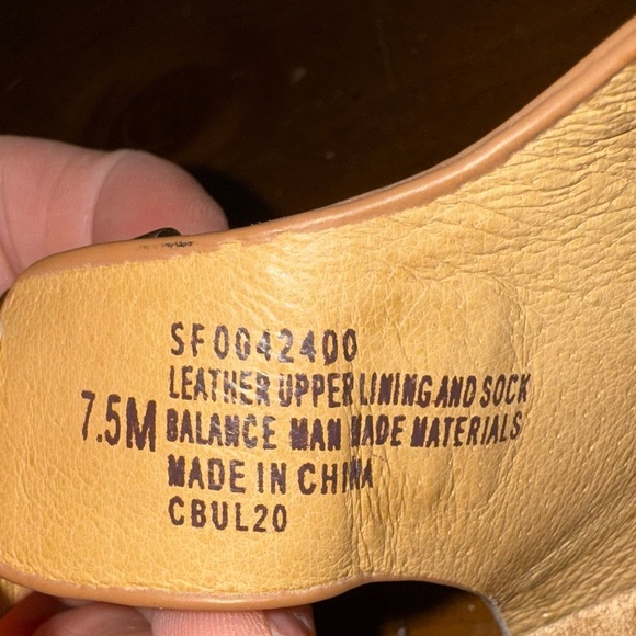 Sofft Tan Sandals with Ankle Strap and Flat Sole size 7.5 - Picture 15 of 15